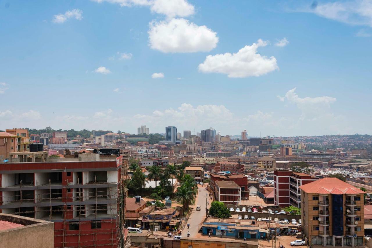 G-One Hotel Kampala Exterior foto